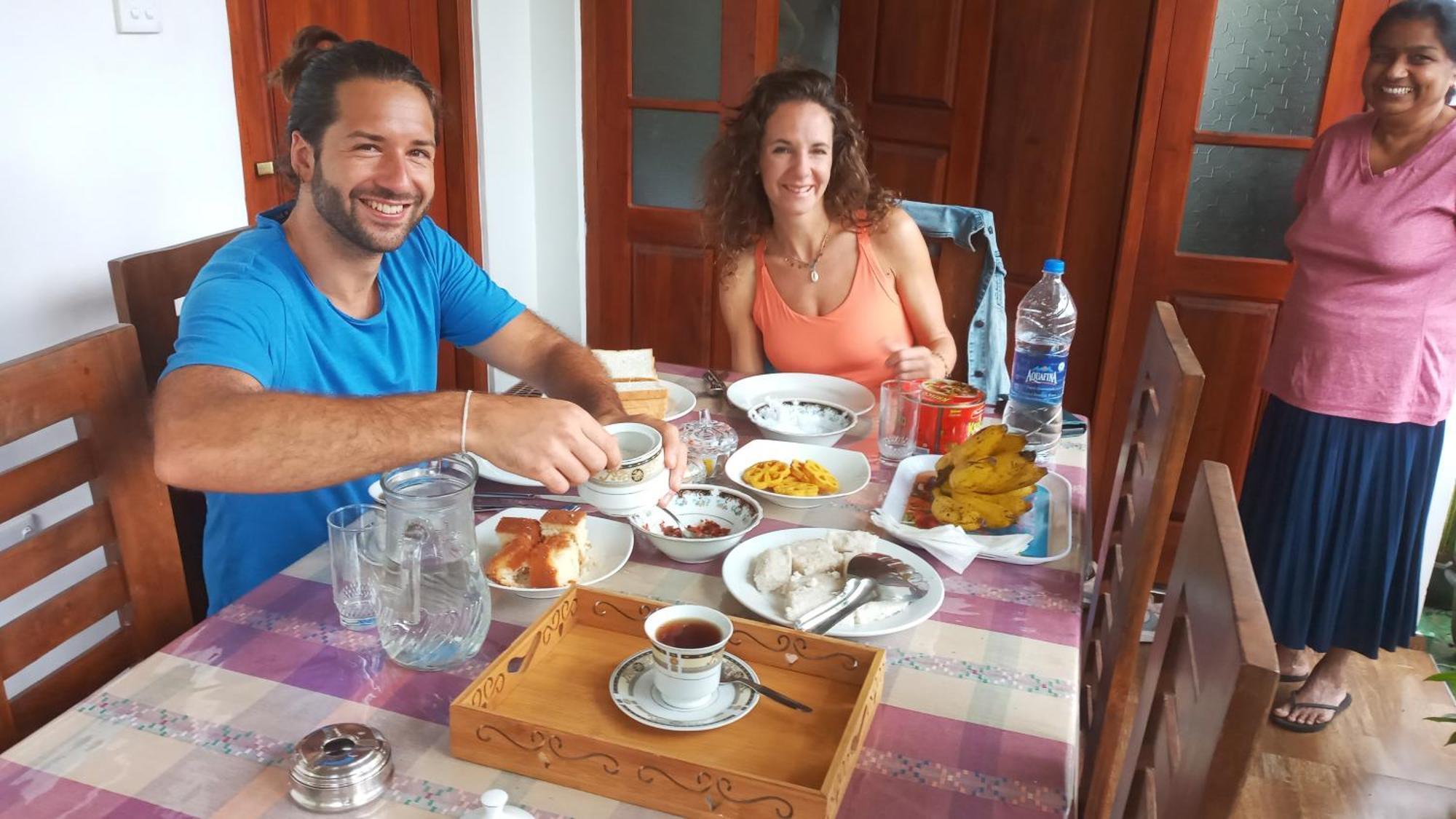 Ritz Inn إيلا المظهر الخارجي الصورة