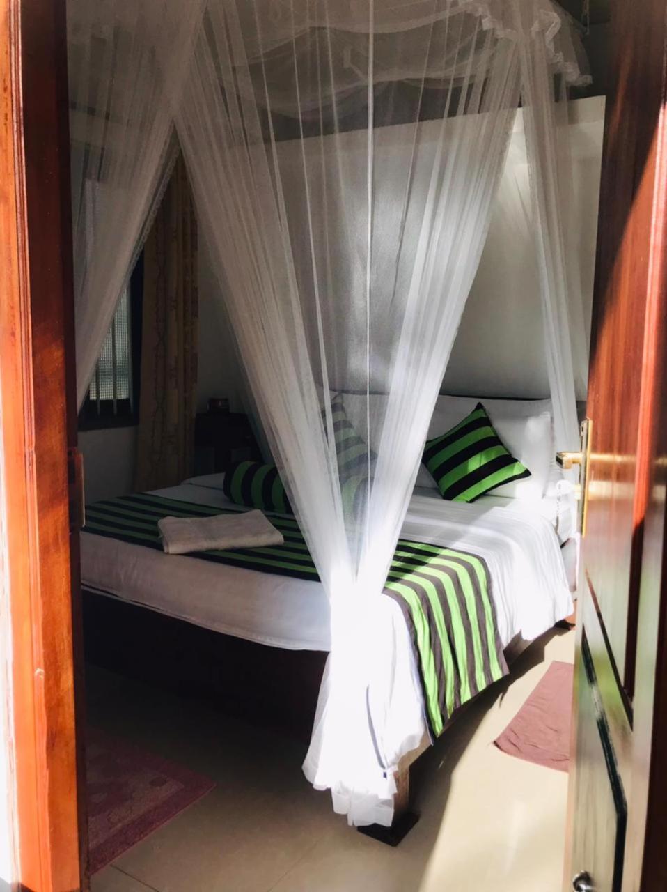 Ritz Inn إيلا الغرفة الصورة