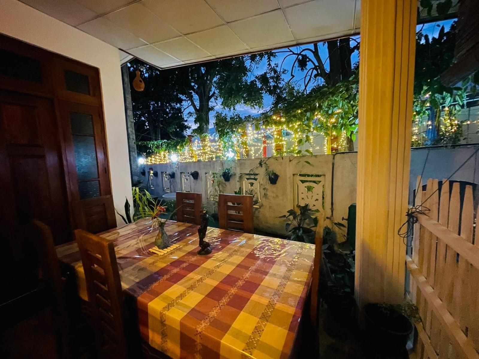 Ritz Inn إيلا المظهر الخارجي الصورة
